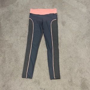 Gently worn Sz M Maaji Leggings
